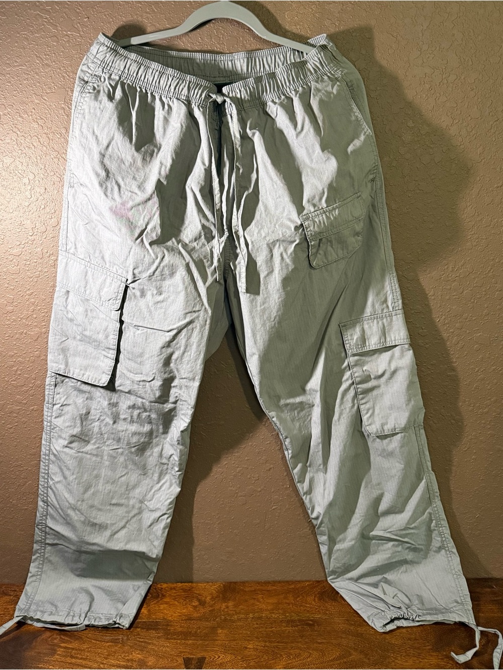 H&M Khaki Joggers Men’s Drawstring Tan Size Medium